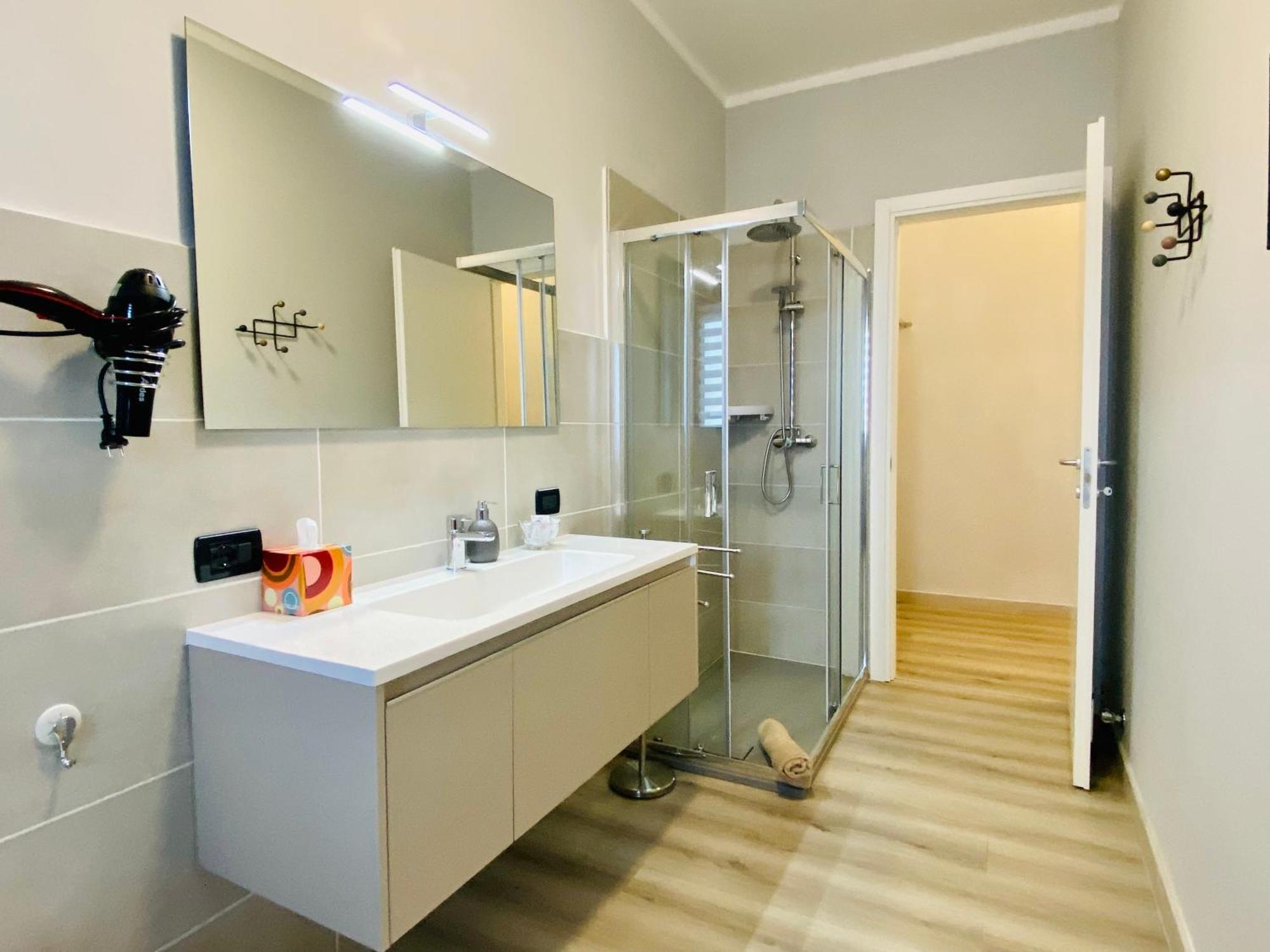 Elegante Appartamento Tre Amis - Doppio Garage & Free Wifi - Ac Centallo Exterior foto