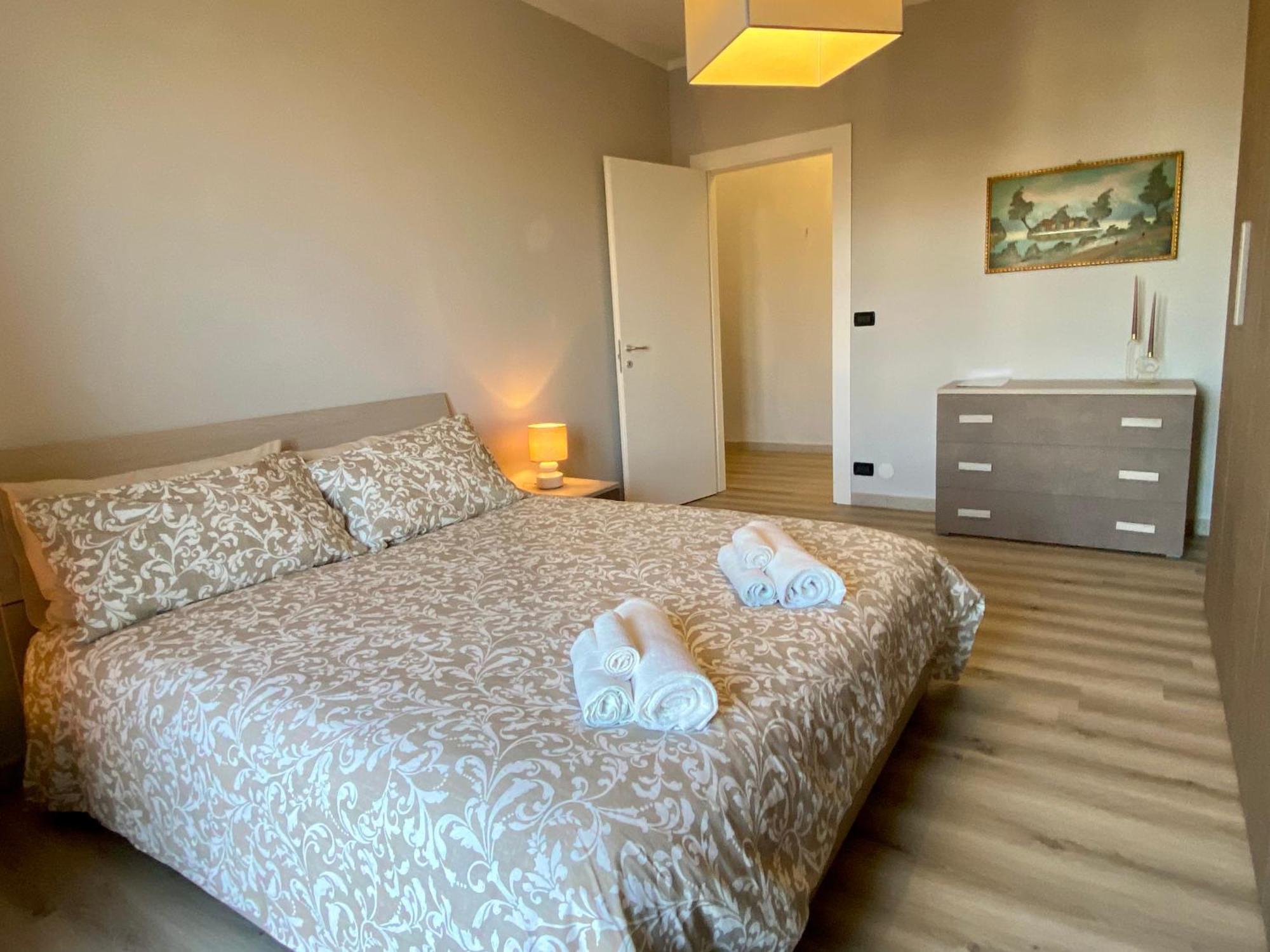 Elegante Appartamento Tre Amis - Doppio Garage & Free Wifi - Ac Centallo Exterior foto